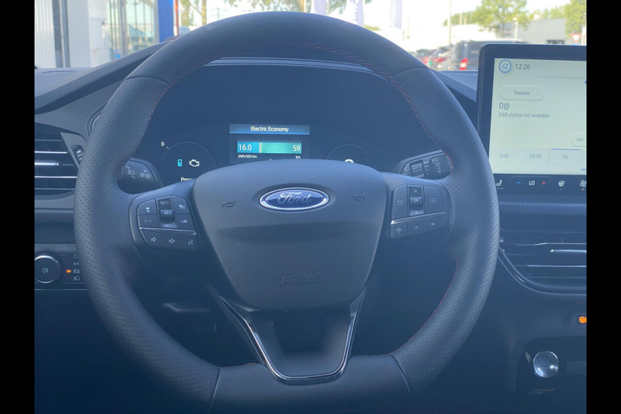 Ford Kuga 2.5 PHEV ST-Line 243 pk | Driver Assistance Pack | Wegklapbare trekhaak | 2.100 kg trekgewicht! | Winterpakket | 19 inch Licht metalen Velgen | €4.000,- prijsvoordeel!