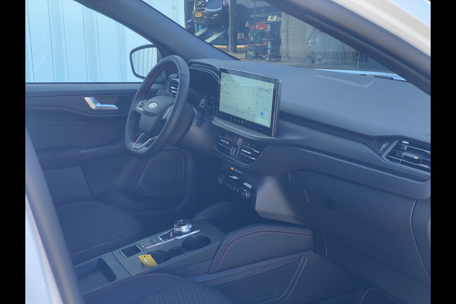 Ford Kuga 2.5 PHEV ST-Line 243 pk | Driver Assistance Pack | Wegklapbare trekhaak | 2.100 kg trekgewicht! | Winterpakket | 19 inch Licht metalen Velgen | €4.000,- prijsvoordeel!