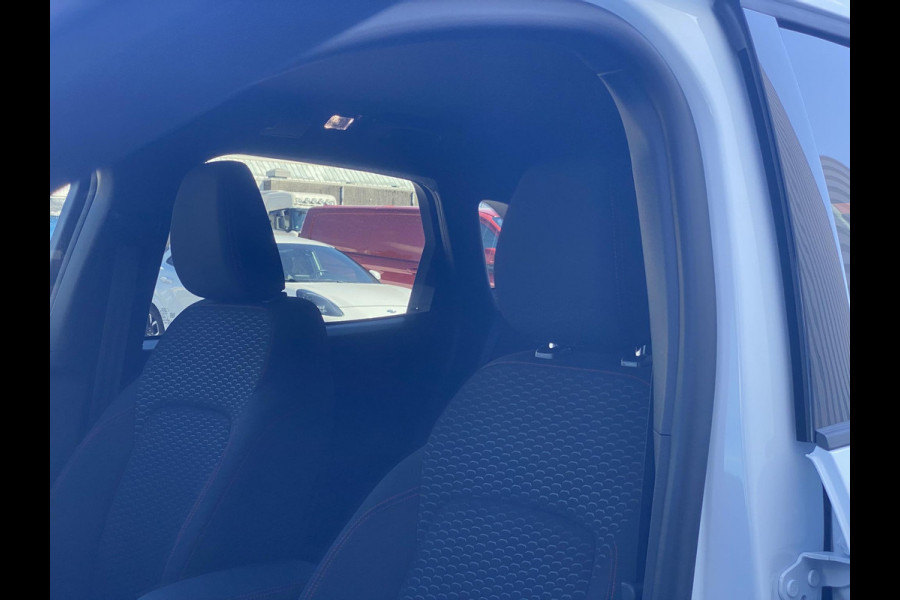 Ford Kuga 2.5 PHEV ST-Line 243 pk | Driver Assistance Pack | Wegklapbare trekhaak | 2.100 kg trekgewicht! | Winterpakket | 19 inch Licht metalen Velgen | €4.000,- prijsvoordeel!