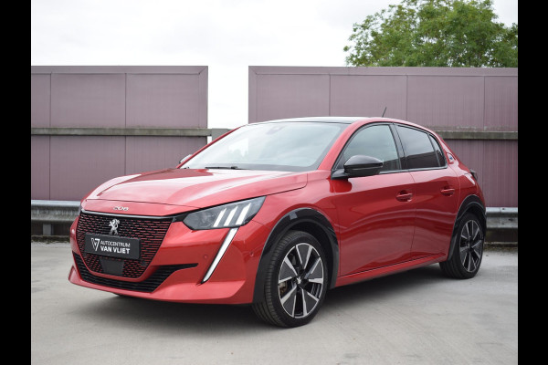 Peugeot e-208 EV GT Pack 50 kWh 3 FASE | PANODAK | ACHTERUITRIJCAMERA MET SENSOREN | NAVI & CARPLAY | E.C.C. |