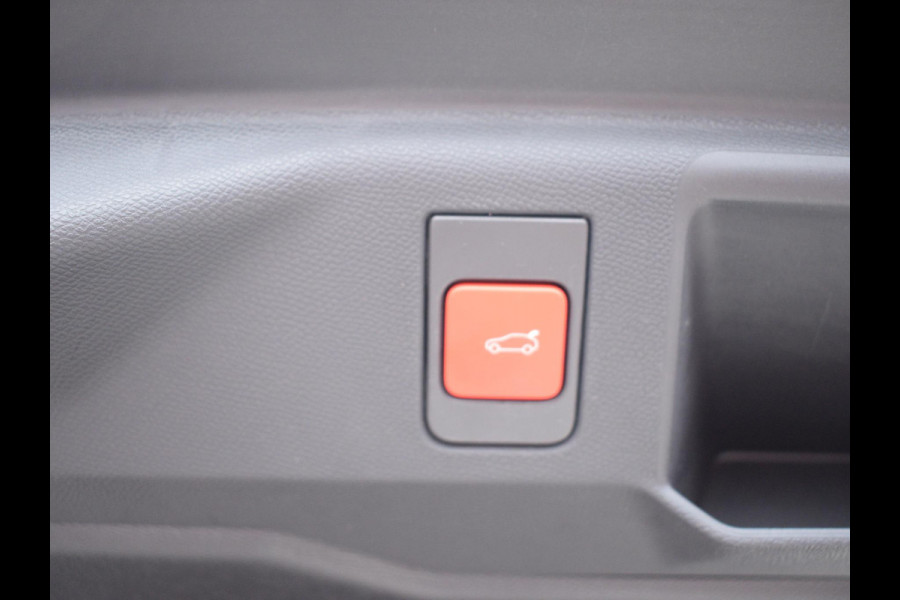 Peugeot E-5008 GT 73 kWh 360 CAMERA MET SENSOREN | NAVI & CARPLAY | STOEL- & STUURVERWARMING |