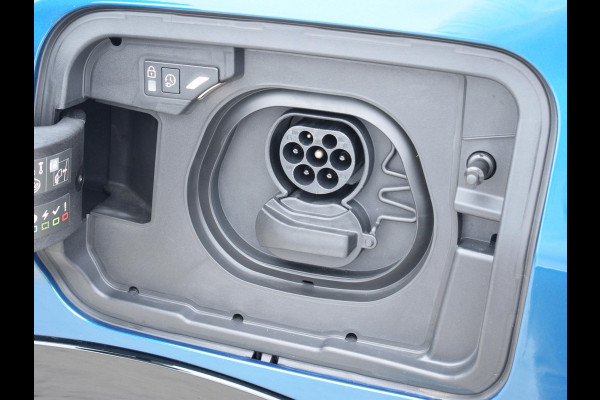 Peugeot E-5008 GT 73 kWh 360 CAMERA MET SENSOREN | NAVI & CARPLAY | STOEL- & STUURVERWARMING |