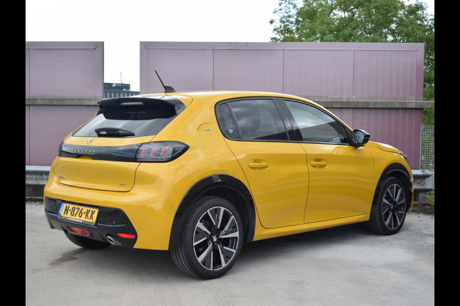 Peugeot 208 1.2 PureTech GT ACHTERUITRIJCAMERA MET SENSOREN | NAVI & CARPLAY | E.C.C. |