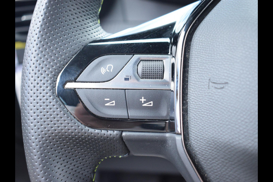Peugeot 208 1.2 PureTech GT ACHTERUITRIJCAMERA MET SENSOREN | NAVI & CARPLAY | E.C.C. |