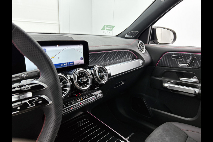 Mercedes-Benz EQB 250+ Business Solution AMG 71 kWh | Trekhaak | Premium pakket | Parkeerpakket met 360°-camera | KEYLESS-GO comfort pakket | EASY PACK achterklep | Head-up display | Dodehoekassistent | Extra USB-poorten |