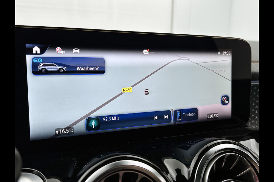 Mercedes-Benz EQB 250+ Business Solution AMG 71 kWh | Trekhaak | Premium pakket | Parkeerpakket met 360°-camera | KEYLESS-GO comfort pakket | EASY PACK achterklep | Head-up display | Dodehoekassistent | Extra USB-poorten |