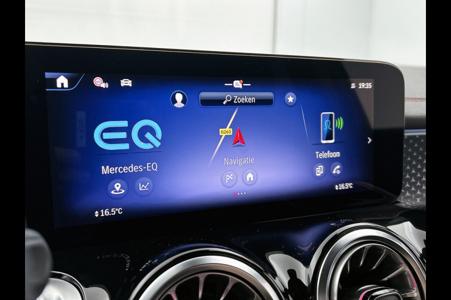 Mercedes-Benz EQB 250+ Business Solution AMG 71 kWh | Trekhaak | Premium pakket | Parkeerpakket met 360°-camera | KEYLESS-GO comfort pakket | EASY PACK achterklep | Head-up display | Dodehoekassistent | Extra USB-poorten |
