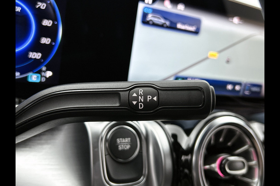 Mercedes-Benz EQB 250+ Business Solution AMG 71 kWh | Trekhaak | Premium pakket | Parkeerpakket met 360°-camera | KEYLESS-GO comfort pakket | EASY PACK achterklep | Head-up display | Dodehoekassistent | Extra USB-poorten |