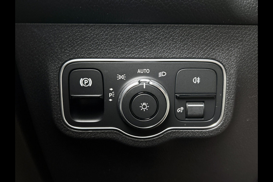 Mercedes-Benz EQB 250+ Business Solution AMG 71 kWh | Trekhaak | Premium pakket | Parkeerpakket met 360°-camera | KEYLESS-GO comfort pakket | EASY PACK achterklep | Head-up display | Dodehoekassistent | Extra USB-poorten |