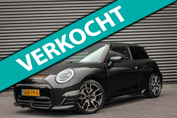 MINI Cooper E John Cooper Works M 40.7 kWh / VERLAGINGSVEREN / INCL. BTW / PANO-DAK / LEDEREN BEKLEDING / 18'' WHEELS / FULL