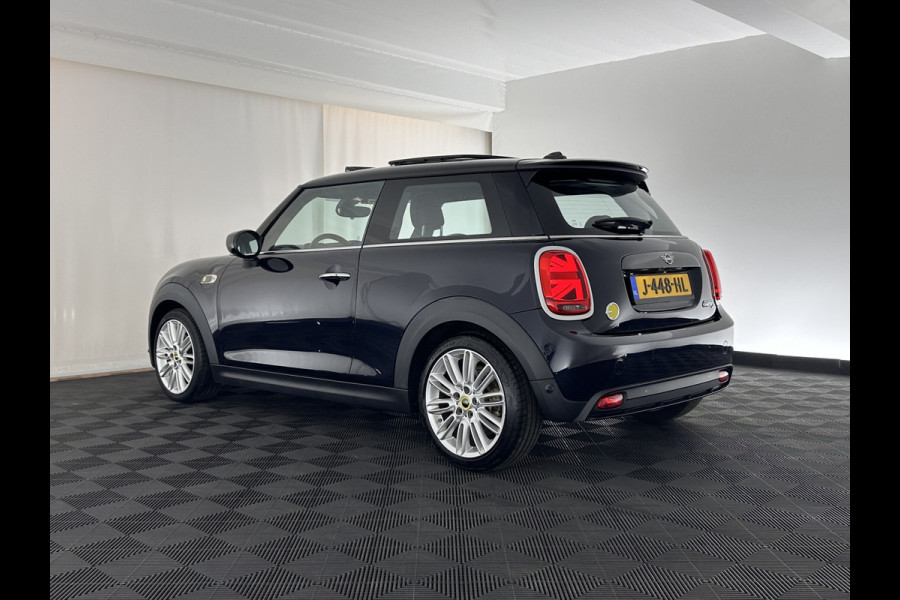 MINI Mini Electric Yours 33 kWh [ 3-Fase ] Aut.*PANO | LUXURY-LEATHER | HARMAN/KARDON-AUDIO | MATRIX-LED | KEYLESS | CAMERA | NAVI-FULLMAP | DIGI-COCKPIT | DAB | HEAD-UP | HEATED-SPORTSEATS | AMBIENT-LIGHT | CCS-FASTLOADER | 17"ALU*