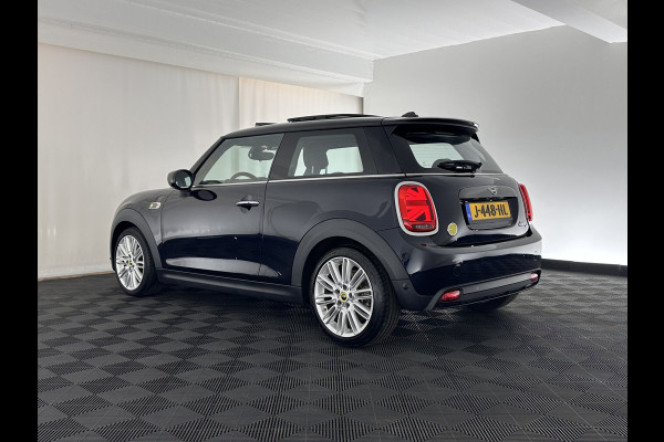 MINI Mini Electric Yours 33 kWh [ 3-Fase ] Aut.*PANO | LUXURY-LEATHER | HARMAN/KARDON-AUDIO | MATRIX-LED | KEYLESS | CAMERA | NAVI-FULLMAP | DIGI-COCKPIT | DAB | HEAD-UP | HEATED-SPORTSEATS | AMBIENT-LIGHT | CCS-FASTLOADER | 17"ALU*