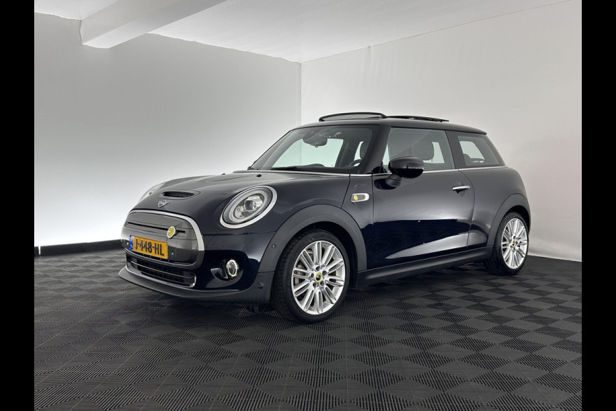 MINI Mini Electric Yours 33 kWh [ 3-Fase ] Aut.*PANO | LUXURY-LEATHER | HARMAN/KARDON-AUDIO | MATRIX-LED | KEYLESS | CAMERA | NAVI-FULLMAP | DIGI-COCKPIT | DAB | HEAD-UP | HEATED-SPORTSEATS | AMBIENT-LIGHT | CCS-FASTLOADER | 17"ALU*