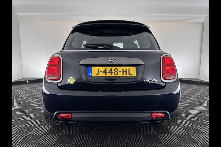 MINI Mini Electric Yours 33 kWh [ 3-Fase ] Aut.*PANO | LUXURY-LEATHER | HARMAN/KARDON-AUDIO | MATRIX-LED | KEYLESS | CAMERA | NAVI-FULLMAP | DIGI-COCKPIT | DAB | HEAD-UP | HEATED-SPORTSEATS | AMBIENT-LIGHT | CCS-FASTLOADER | 17"ALU*
