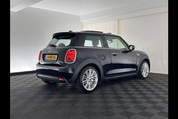 MINI Mini Electric Yours 33 kWh [ 3-Fase ] Aut.*PANO | LUXURY-LEATHER | HARMAN/KARDON-AUDIO | MATRIX-LED | KEYLESS | CAMERA | NAVI-FULLMAP | DIGI-COCKPIT | DAB | HEAD-UP | HEATED-SPORTSEATS | AMBIENT-LIGHT | CCS-FASTLOADER | 17"ALU*