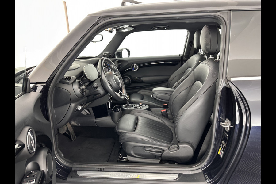 MINI Mini Electric Yours 33 kWh [ 3-Fase ] Aut.*PANO | LUXURY-LEATHER | HARMAN/KARDON-AUDIO | MATRIX-LED | KEYLESS | CAMERA | NAVI-FULLMAP | DIGI-COCKPIT | DAB | HEAD-UP | HEATED-SPORTSEATS | AMBIENT-LIGHT | CCS-FASTLOADER | 17"ALU*