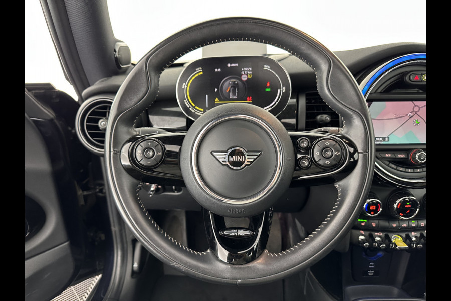 MINI Mini Electric Yours 33 kWh [ 3-Fase ] Aut.*PANO | LUXURY-LEATHER | HARMAN/KARDON-AUDIO | MATRIX-LED | KEYLESS | CAMERA | NAVI-FULLMAP | DIGI-COCKPIT | DAB | HEAD-UP | HEATED-SPORTSEATS | AMBIENT-LIGHT | CCS-FASTLOADER | 17"ALU*