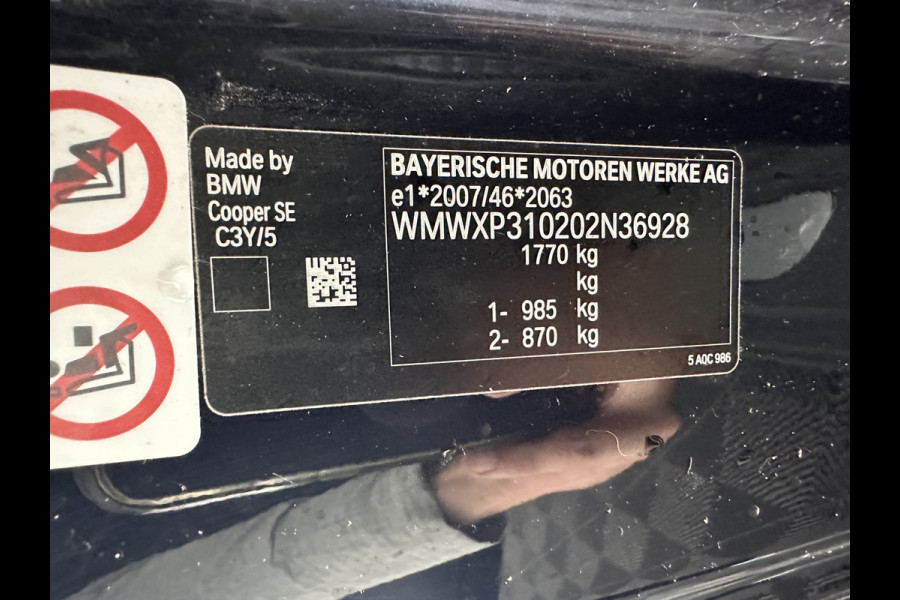 MINI Mini Electric Yours 33 kWh [ 3-Fase ] Aut.*PANO | LUXURY-LEATHER | HARMAN/KARDON-AUDIO | MATRIX-LED | KEYLESS | CAMERA | NAVI-FULLMAP | DIGI-COCKPIT | DAB | HEAD-UP | HEATED-SPORTSEATS | AMBIENT-LIGHT | CCS-FASTLOADER | 17"ALU*