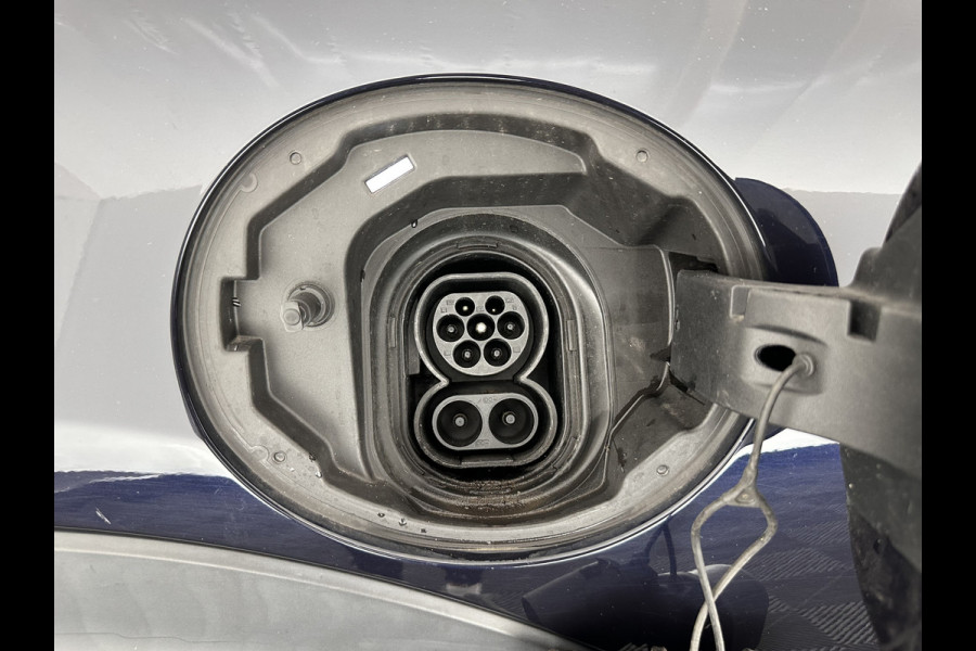 MINI Mini Electric Yours 33 kWh [ 3-Fase ] Aut.*PANO | LUXURY-LEATHER | HARMAN/KARDON-AUDIO | MATRIX-LED | KEYLESS | CAMERA | NAVI-FULLMAP | DIGI-COCKPIT | DAB | HEAD-UP | HEATED-SPORTSEATS | AMBIENT-LIGHT | CCS-FASTLOADER | 17"ALU*