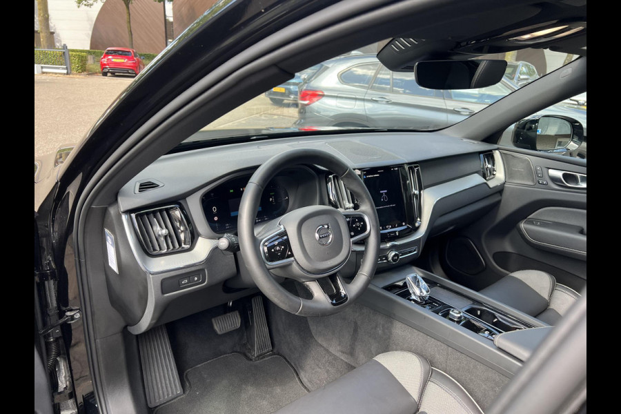 Volvo XC60 2.0 T8 Plug-in hybrid AWD Ultimate Black Edition PANO| STOEL/STUUR VERW.| 360 CAMERA| HARMAN KARDON| ELEK. STOEL MET MEMORY|
