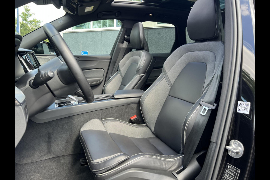 Volvo XC60 2.0 T8 Plug-in hybrid AWD Ultimate Black Edition PANO| STOEL/STUUR VERW.| 360 CAMERA| HARMAN KARDON| ELEK. STOEL MET MEMORY|