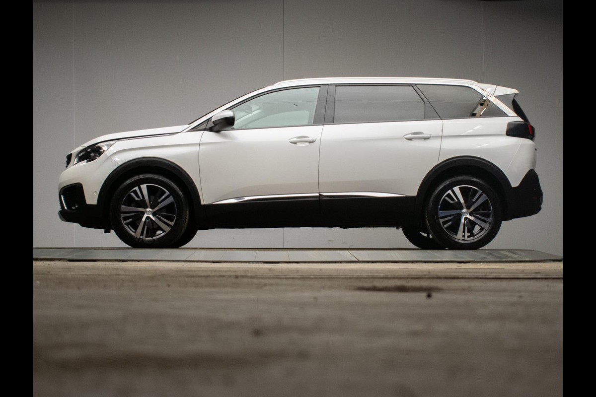 Peugeot 5008 1.2 PureTech Allure Sport 7p. (APPLE CARPLAY,NAVI,CAMERA,CRUISE,LED,CLIMATE,SFEERVERLICHTING,DAB,GETINT,SPORTSTOELEN)