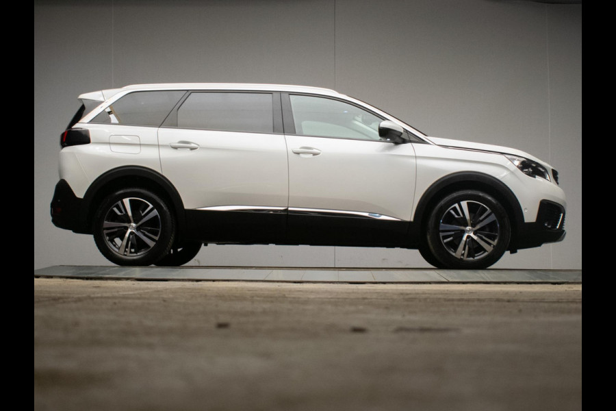 Peugeot 5008 1.2 PureTech Allure Sport 7p. (APPLE CARPLAY,NAVI,CAMERA,CRUISE,LED,CLIMATE,SFEERVERLICHTING,DAB,GETINT,SPORTSTOELEN)