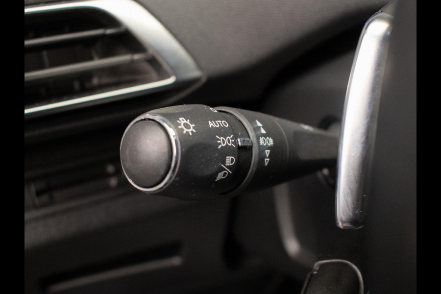 Peugeot 5008 1.2 PureTech Allure Sport 7p. (APPLE CARPLAY,NAVI,CAMERA,CRUISE,LED,CLIMATE,SFEERVERLICHTING,DAB,GETINT,SPORTSTOELEN)