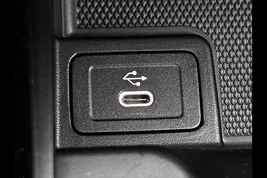 Mercedes-Benz EQA 250+ Business Solution 71 kWh | Parkeerpakket met achteruitrijcamera | Extra USB-poorten | Zitcomfortpakket | Sfeerverlichting | EASY PACK achterklep | Stoelverwarming voor | Licht- en zicht pakket |