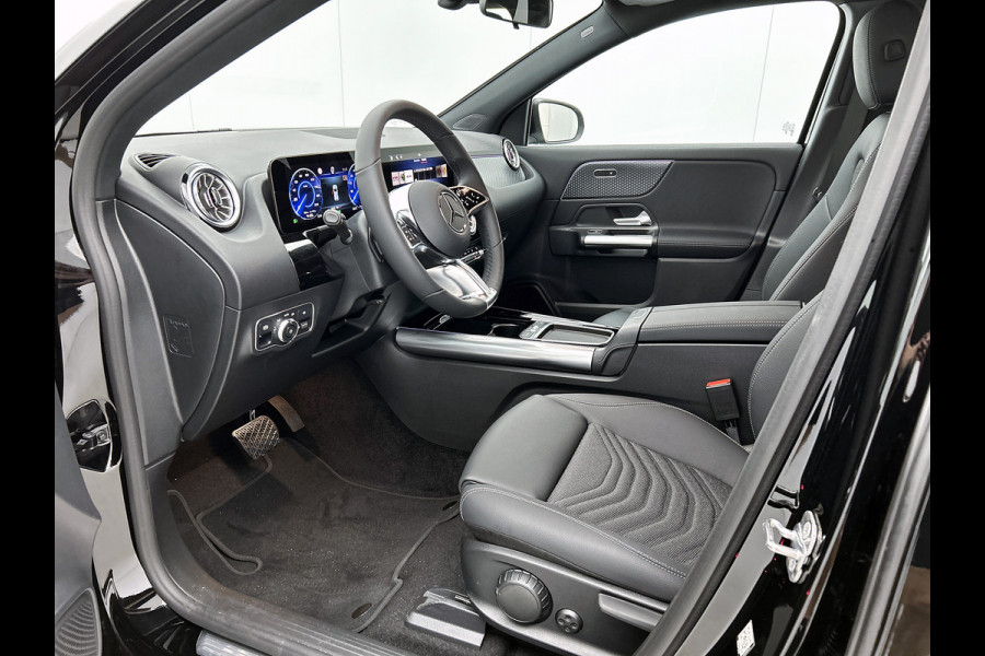 Mercedes-Benz EQA 250+ Business Solution 71 kWh | Parkeerpakket met achteruitrijcamera | Extra USB-poorten | Zitcomfortpakket | Sfeerverlichting | EASY PACK achterklep | Stoelverwarming voor | Licht- en zicht pakket |