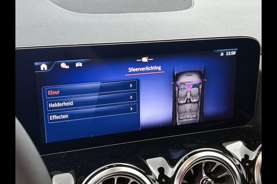 Mercedes-Benz EQA 250+ Business Solution 71 kWh | Parkeerpakket met achteruitrijcamera | Extra USB-poorten | Zitcomfortpakket | Sfeerverlichting | EASY PACK achterklep | Stoelverwarming voor | Licht- en zicht pakket |