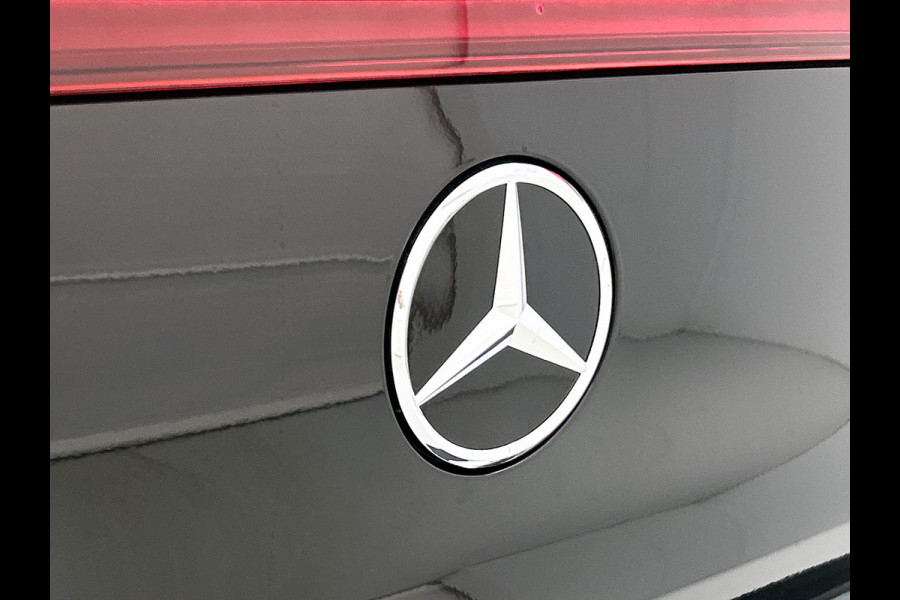 Mercedes-Benz EQA 250+ Business Solution 71 kWh | Parkeerpakket met achteruitrijcamera | Extra USB-poorten | Zitcomfortpakket | Sfeerverlichting | EASY PACK achterklep | Stoelverwarming voor | Licht- en zicht pakket |