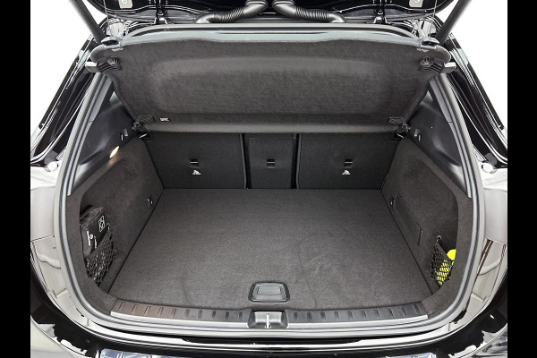 Mercedes-Benz EQA 250+ Business Solution 71 kWh | Parkeerpakket met achteruitrijcamera | Extra USB-poorten | Zitcomfortpakket | Sfeerverlichting | EASY PACK achterklep | Stoelverwarming voor | Licht- en zicht pakket |