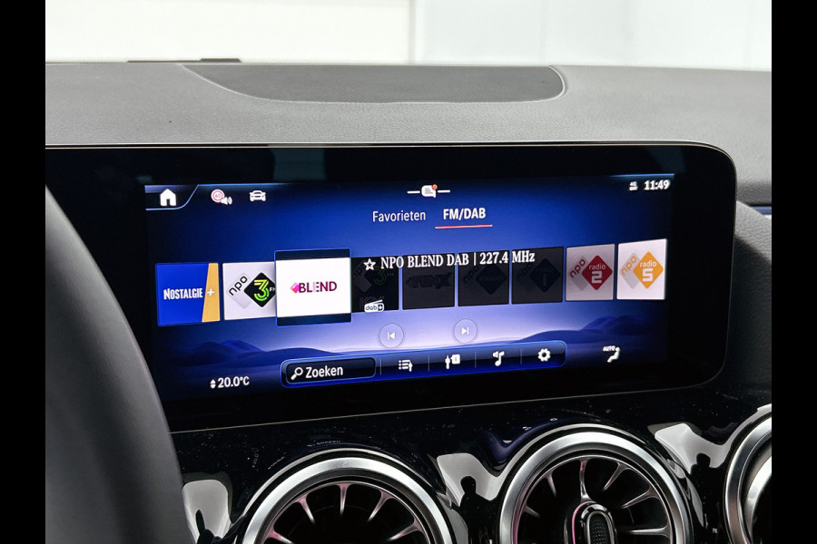 Mercedes-Benz EQA 250+ Business Solution 71 kWh | Parkeerpakket met achteruitrijcamera | Extra USB-poorten | Zitcomfortpakket | Sfeerverlichting | EASY PACK achterklep | Stoelverwarming voor | Licht- en zicht pakket |