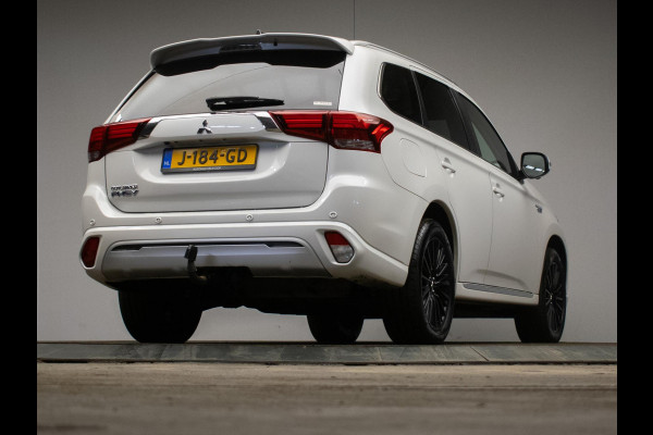 Mitsubishi Outlander 2.4 PHEV Instyle+ Sport (PANORAMADAK,APPLE CARPLAY,NAVI,STOEL/STUURVERWARMING,360VIEW,KEYLESS,LED,CRUISE,DAB)