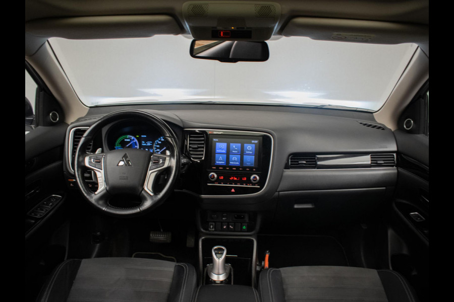 Mitsubishi Outlander 2.4 PHEV Instyle+ Sport (PANORAMADAK,APPLE CARPLAY,NAVI,STOEL/STUURVERWARMING,360VIEW,KEYLESS,LED,CRUISE,DAB)