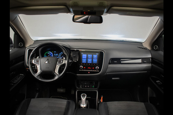 Mitsubishi Outlander 2.4 PHEV Instyle+ Sport (PANORAMADAK,APPLE CARPLAY,NAVI,STOEL/STUURVERWARMING,360VIEW,KEYLESS,LED,CRUISE,DAB)