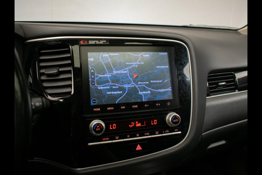 Mitsubishi Outlander 2.4 PHEV Instyle+ Sport (PANORAMADAK,APPLE CARPLAY,NAVI,STOEL/STUURVERWARMING,360VIEW,KEYLESS,LED,CRUISE,DAB)