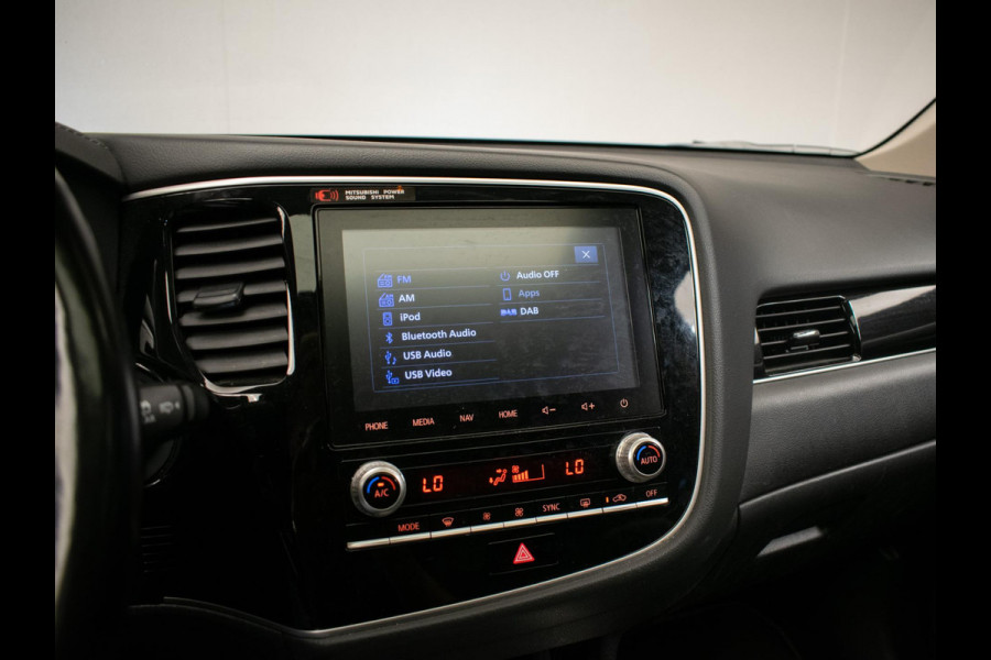 Mitsubishi Outlander 2.4 PHEV Instyle+ Sport (PANORAMADAK,APPLE CARPLAY,NAVI,STOEL/STUURVERWARMING,360VIEW,KEYLESS,LED,CRUISE,DAB)