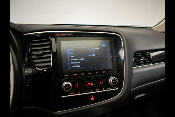 Mitsubishi Outlander 2.4 PHEV Instyle+ Sport (PANORAMADAK,APPLE CARPLAY,NAVI,STOEL/STUURVERWARMING,360VIEW,KEYLESS,LED,CRUISE,DAB)