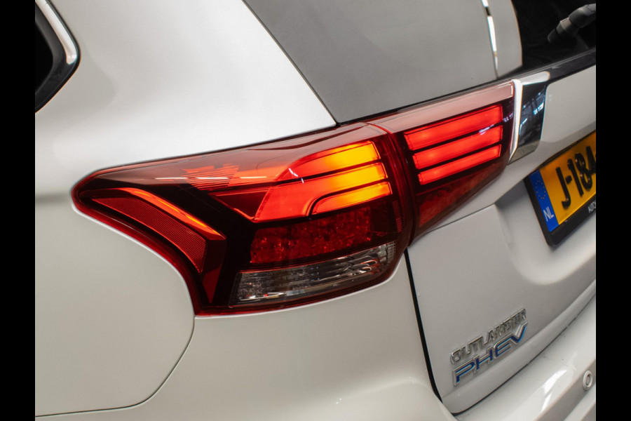 Mitsubishi Outlander 2.4 PHEV Instyle+ Sport (PANORAMADAK,APPLE CARPLAY,NAVI,STOEL/STUURVERWARMING,360VIEW,KEYLESS,LED,CRUISE,DAB)