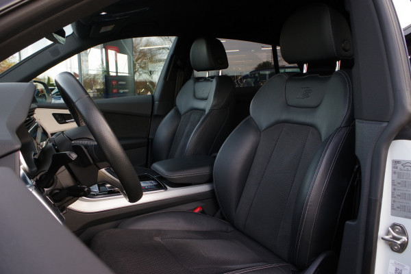 Audi Q8 60 TFSI e 463 PK Quattro Competition Plug-In Hybride, Elek. Trekhaak, Camera, B&O Sound, HUD