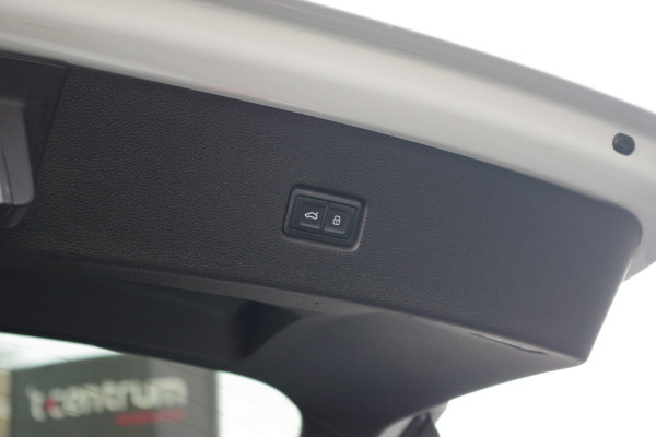 Audi Q8 60 TFSI e 463 PK Quattro Competition Plug-In Hybride, Elek. Trekhaak, Camera, B&O Sound, HUD