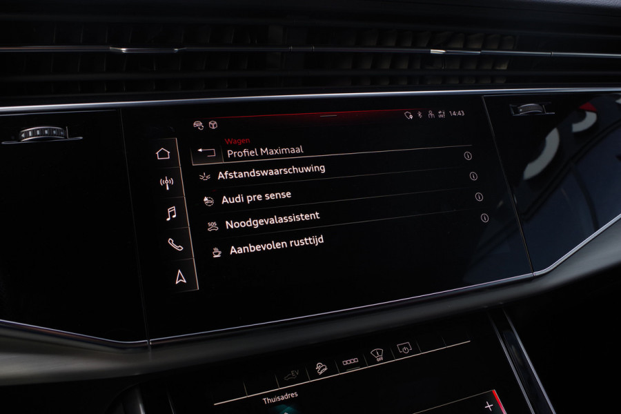 Audi Q8 60 TFSI e 463 PK Quattro Competition Plug-In Hybride, Elek. Trekhaak, Camera, B&O Sound, HUD