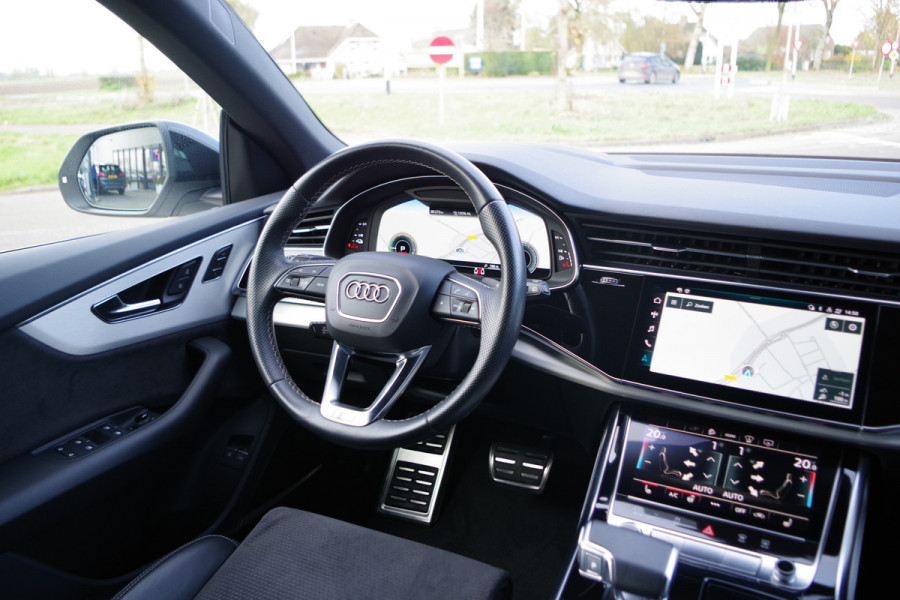 Audi Q8 60 TFSI e 463 PK Quattro Competition Plug-In Hybride, Elek. Trekhaak, Camera, B&O Sound, HUD