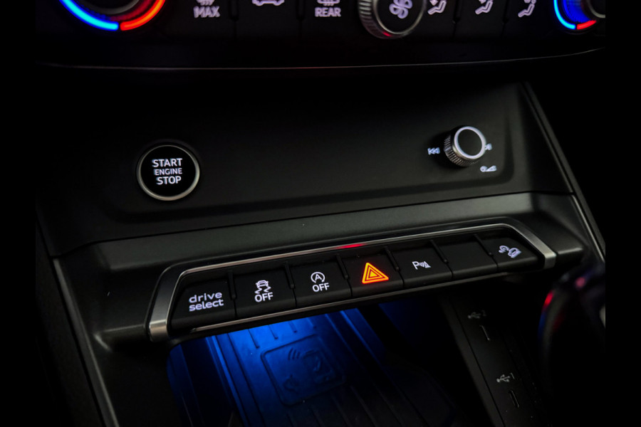 Audi Q3 35 TFSI 3xS-Line |Keyless|Sfeer|Camera|Panorama|2023