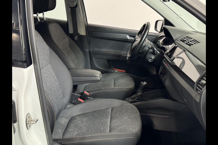Škoda Fabia Combi 1.0 TSI DSG Business Edition Trekhaak Navigatie Apple Carplay/Android Auto Parkeersensoren achter Stoelverwarming Cruise Control Airco