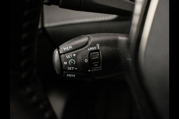 Peugeot 208 1.2 PureTech Blue Lease Active Sport (APPLE CARPLAY,NAVI,LED,PDC,CRUISE,CLIMATE,BLUETOOTH,DAB,SPORTSTOELEN,NETTESTAAT)