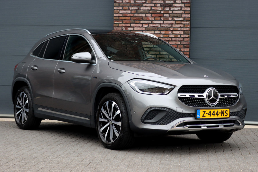 Mercedes-Benz GLA 250 e Business Solution Luxury Limited | Distronic+ | Panoramadak | Trekhaak | Memory | Burmester | Leder | Camera | Augmented Reality | Verwarmd Stuurwiel |