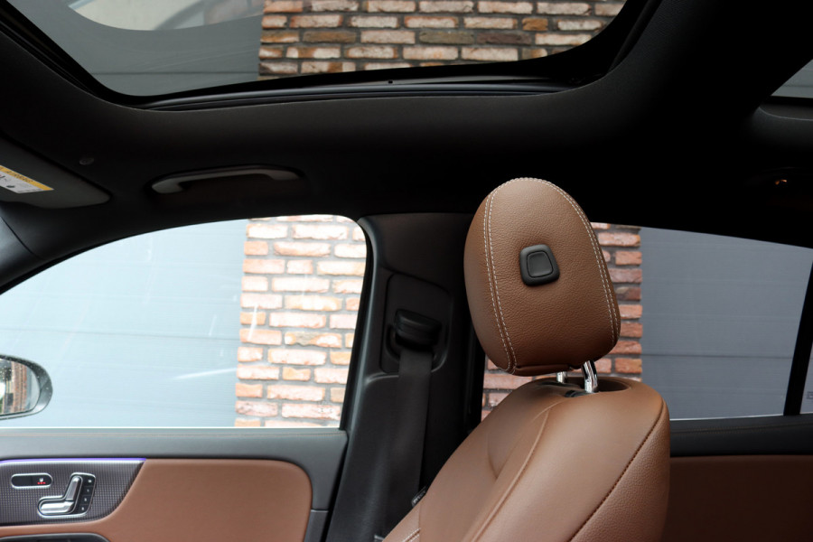 Mercedes-Benz GLA 250 e Business Solution Luxury Limited | Distronic+ | Panoramadak | Trekhaak | Memory | Burmester | Leder | Camera | Augmented Reality | Verwarmd Stuurwiel |